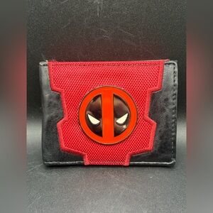 Marvel Deadpool Metal Badge Bifold Faux Leather & Fabric Superhero Wallet